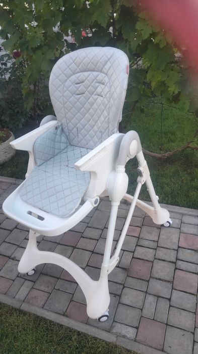 Продам стільчик для годування Carrello (Cloud Grey)