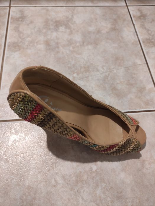 Piękne buty Bata nr 37