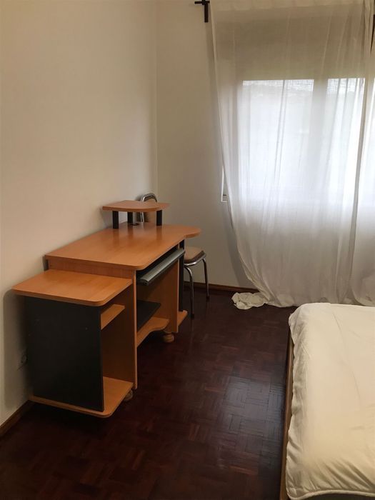 Arrendo quarto espaçoso em Alverca, bom sucesso. Contas incluidas