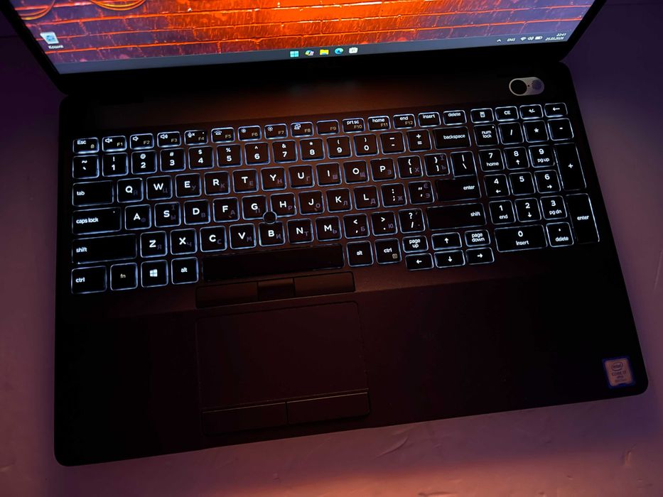 Игровой СВЕЖАК!! DELL Latitude 5501 / Core i7 9850H X12 / 16 RAM / GeForce GDDR5