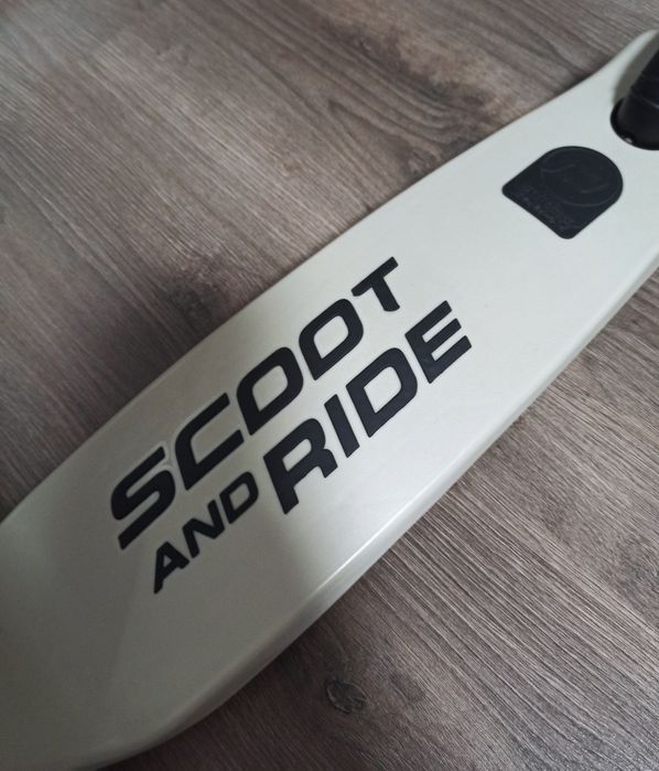 Hulajnoga Scoot and ride ASH led 3 kołowa