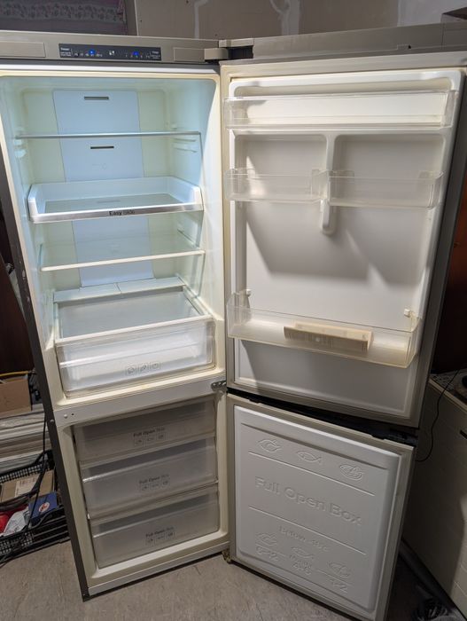 Холодильник Samsung RB29