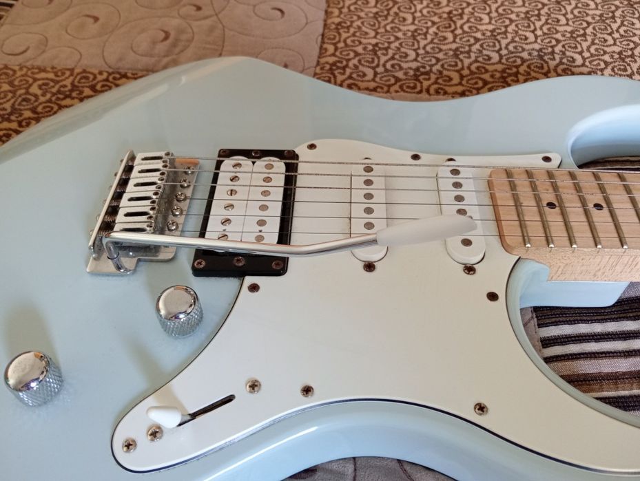 Yamaha Pacifica 112V