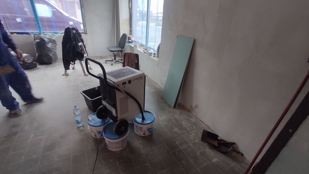 WYPOŻYCZALNIA osuszaczy WYNAJEM osuszacz powietrza OZONATOR DO AUT