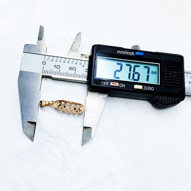 Oryginalny wisiorek z złota 585° z naturalnymi szafirami 0,15ct.