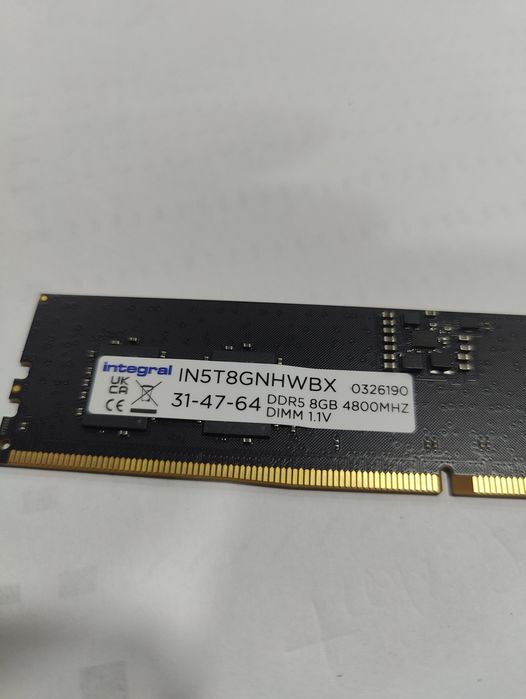 Memória DDR5 de 8GB 4800Mhz

- Velocidade de 4800MHz.
- Voltagem de 1.1V.
- Não-ECC, Unbuffered.
- Latência CL40.