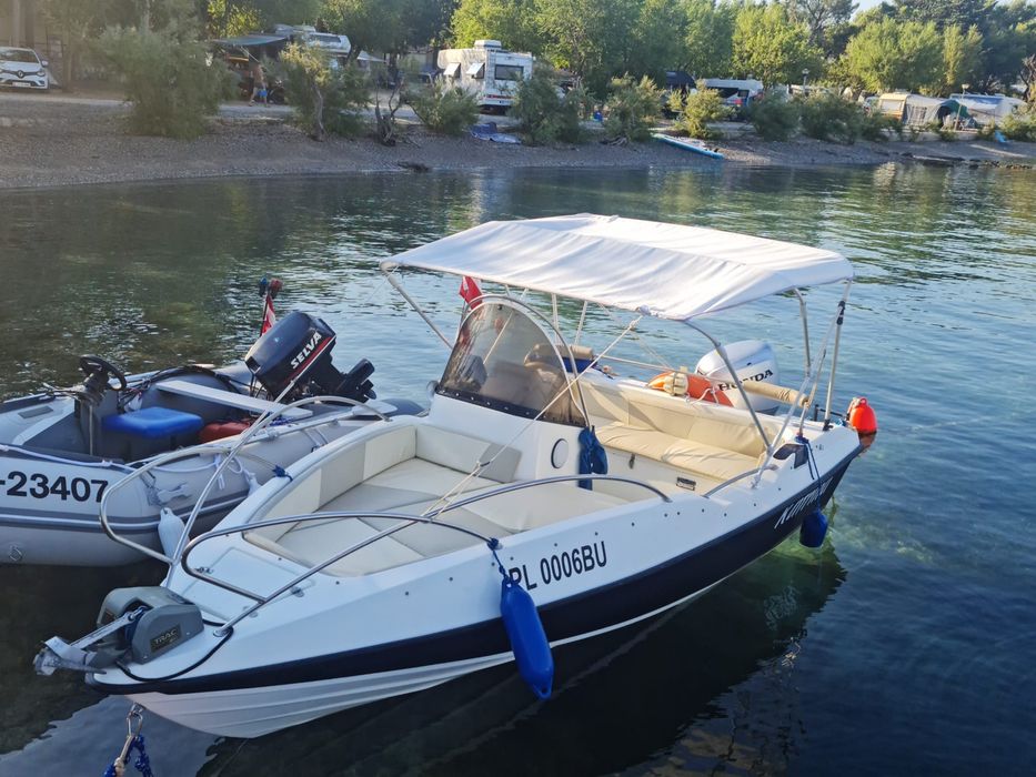 Łódź z silnikiem Honda BF 50