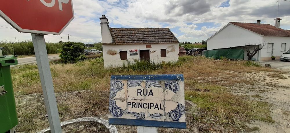 Excelente moradia em Branca Coruche   licenciada