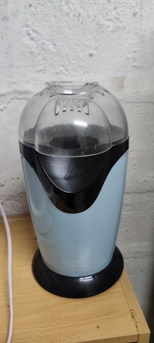 Pipoqueira estoura pipoca