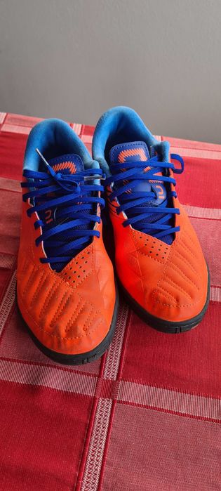 Sapatilhas futsal kipsta