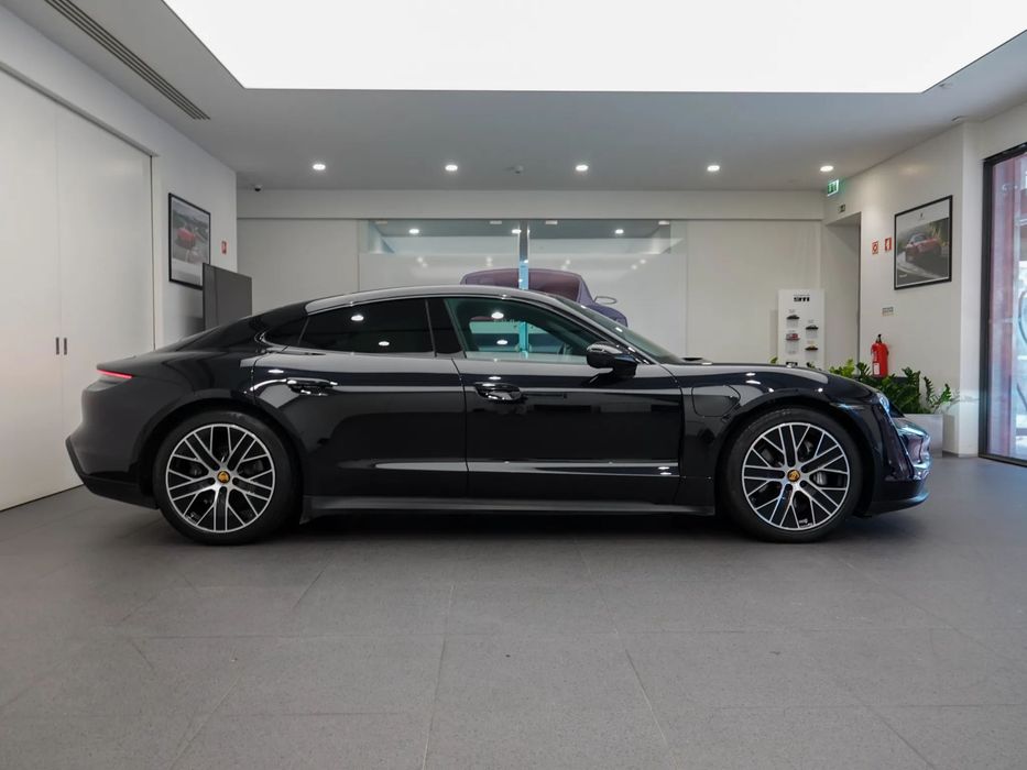 Porsche Taycan Standard