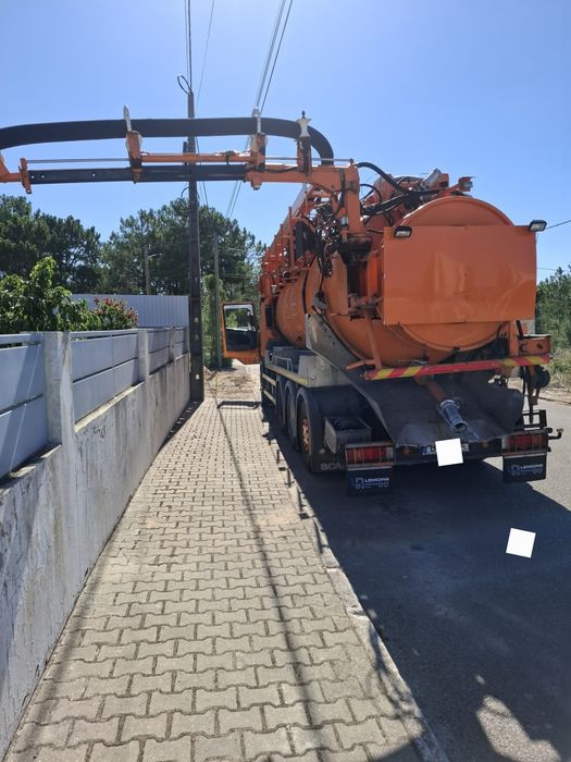 Desentupimento de esgotos e aspiração de fossas sépticas