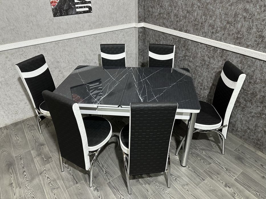 Продаємо комплекти на кухню столову за гартованого скла 3d малюнок