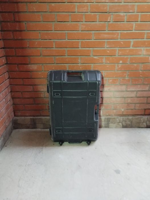 Валіза, чемодан на колесах. Ящик для інструментів. Органайзер.