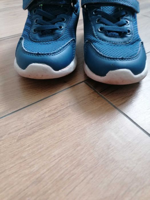 Buty sportowe chłopięce 30