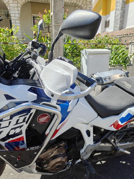 Honda Africa Twin 1100 DCT adventure sports versão aniversário ( jante 19 mais estradista)