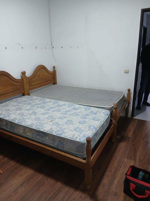 Quarto mobiliado com varanda