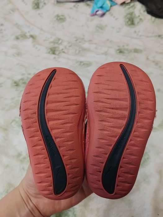 Кросівки для дівчинки 19 розмір +подарунок!