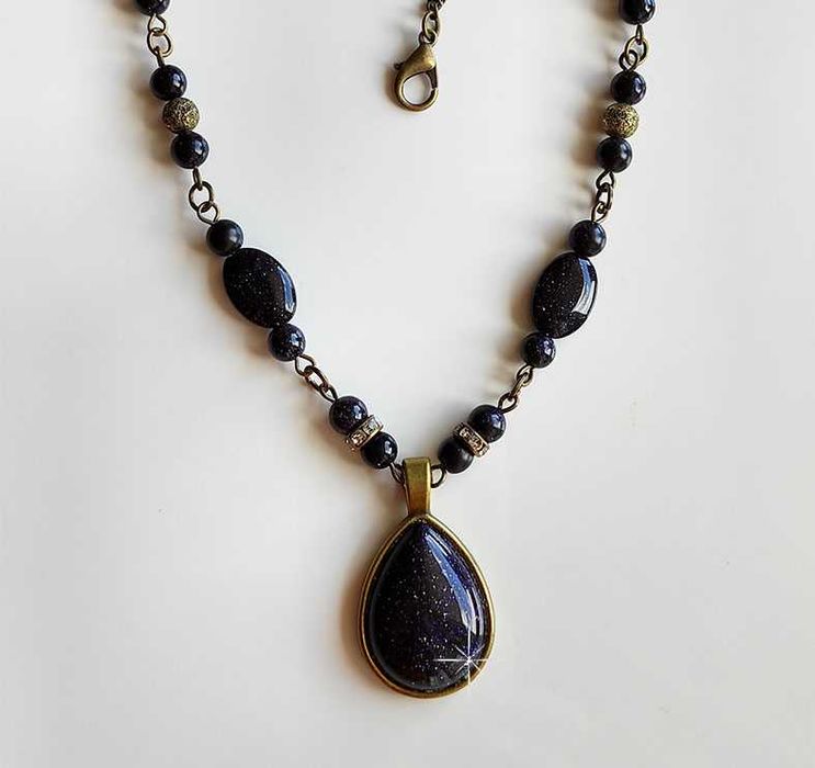 Бусы с золотым песком, чокер , золотой песок