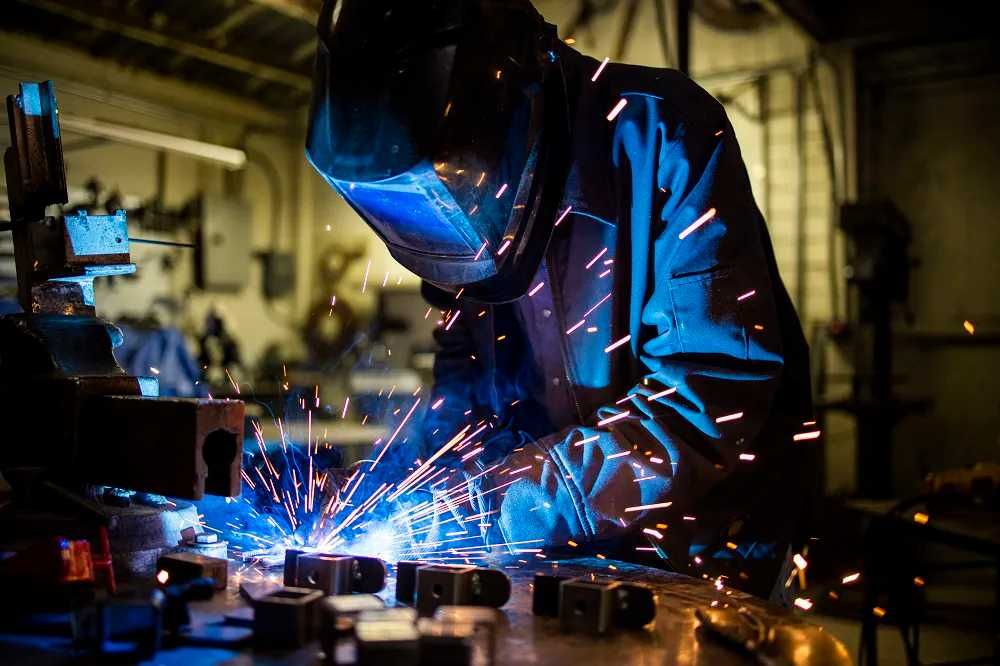 Metaloplastyka, spawanie i gięcie