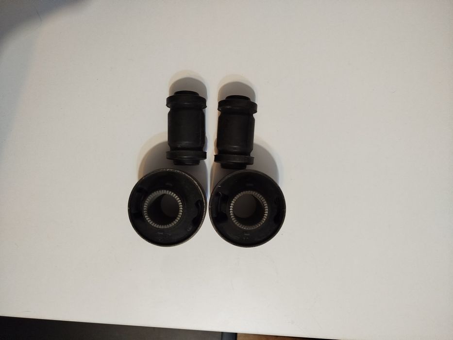 Сайлентблоки avensis t22