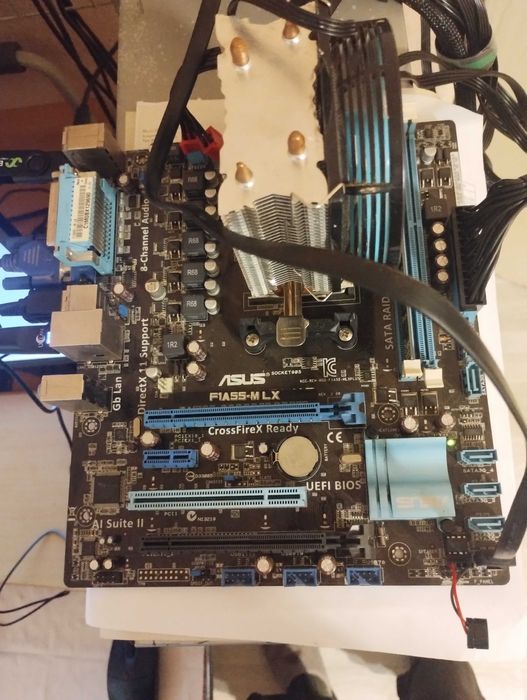 Мат.плата F1A55-M LX на сокеті FM1. + планка DDR3 4gb 1600