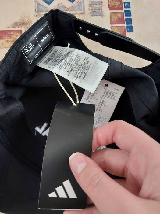 Продам кепку Adidas орігінал