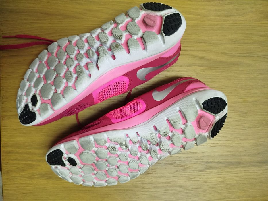 Ténis Nike Flex Runner - mulher64740943052033122