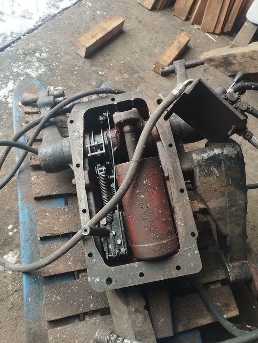 Podnośnik ursus zetor opona 18.4x34
