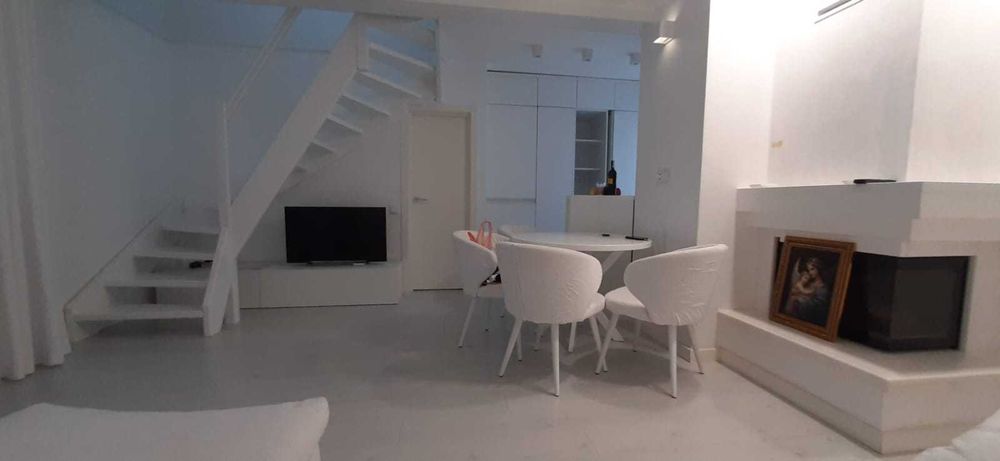 Будинок на Соломінці з особистим бомбосховищем з кухнею та кімнатою