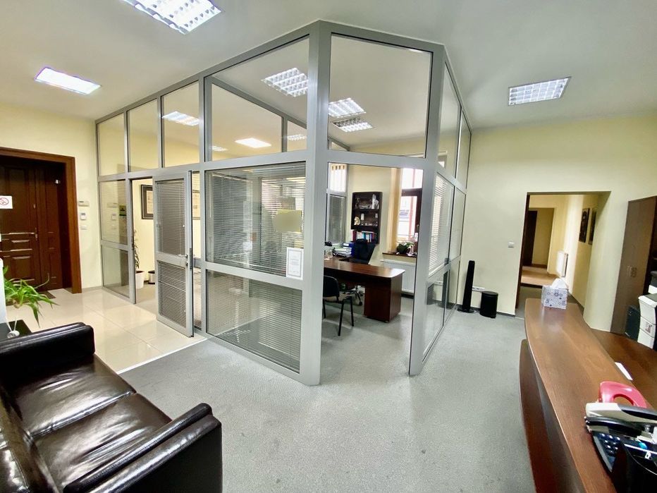 Lokal biurowy 115 m² | Tarnów, ul. Dąbrowskiego 21 | parking | sala konferencyjna | wyposażony