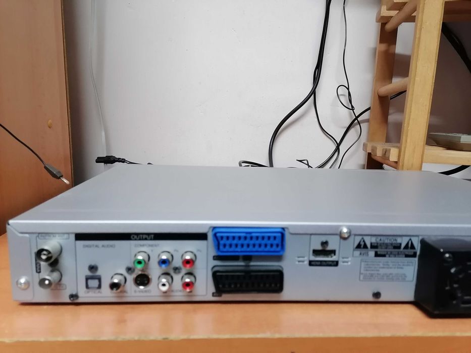 Nagrywarka Medion (LG) MD81733  HDMI pilot,  hdd 250GB