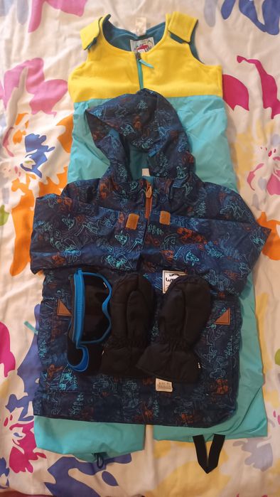 Roupa de criança para desporto de neve