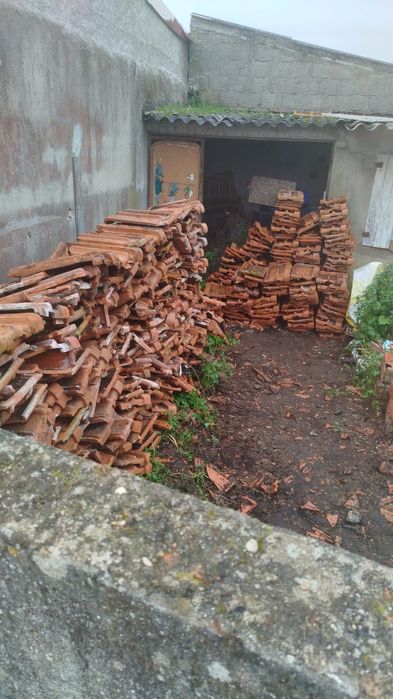 Dou Telha Marselha  usada - camarnal cerâmica do areal nazare