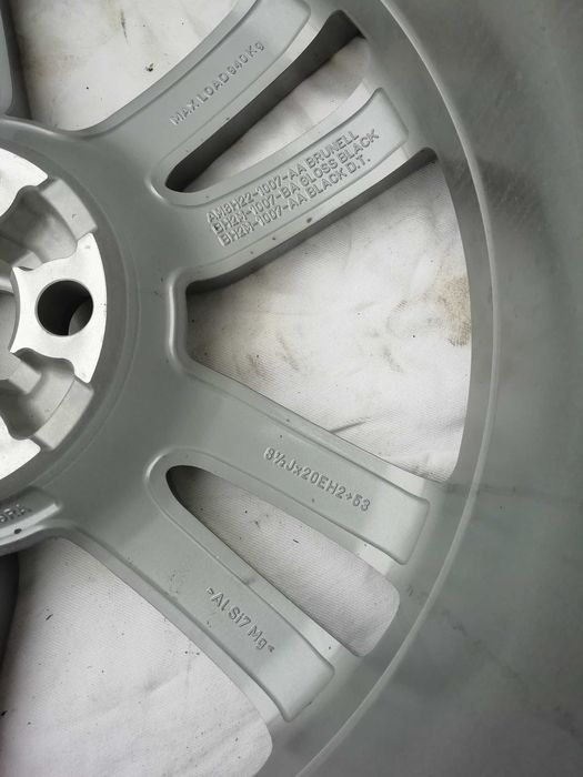 Alufelga LAND ROVER DISCOVERY IV 8,5JX20EH2 ET53 AM8H22-1007-AA 20"