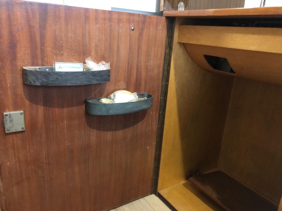 Maszyna do szycia Łucznik 431 – PRL, szafka