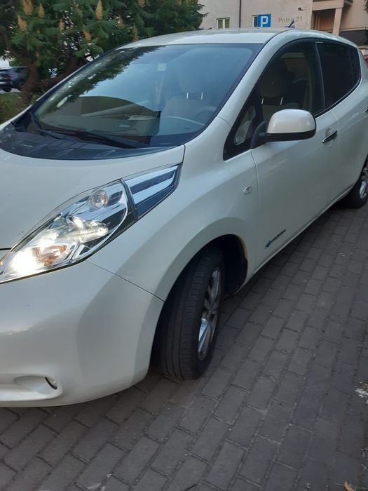 Nissan LEAF - 2012