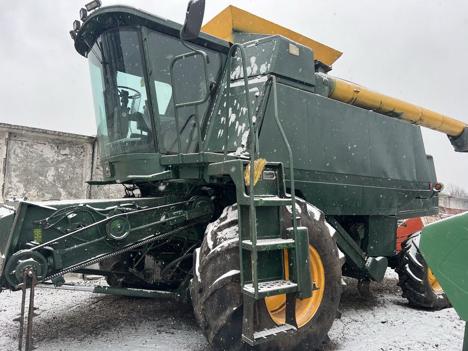Комбайн John Deere 9500