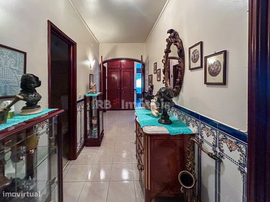 Apartamento T3 c/ arrecadação no sótão e acesso 2 elevadores - Cent...