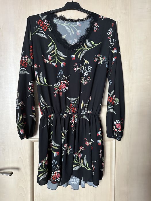 Sukienka z długim rękawem