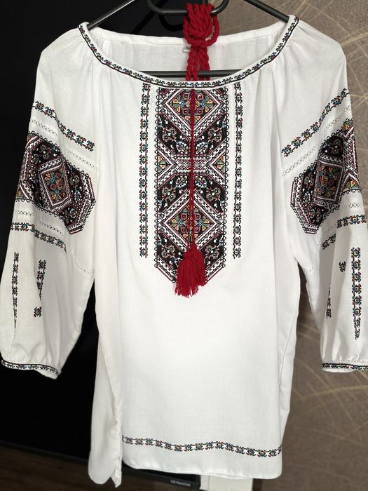 Вишиванка жіноча розмір S