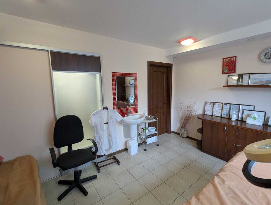 Здамо в оренду робочі місця в салоні краси "Діва" по Гоголя 453