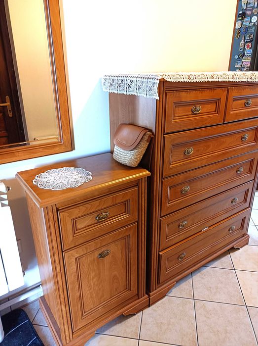 Meble na korytarz komoda, szafka, lustro, wąska szafa szuflada na buty