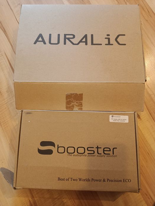 Auralic Aries LE Streamer + Sbooster