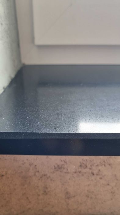 Parapet wewnętrzny z granitu