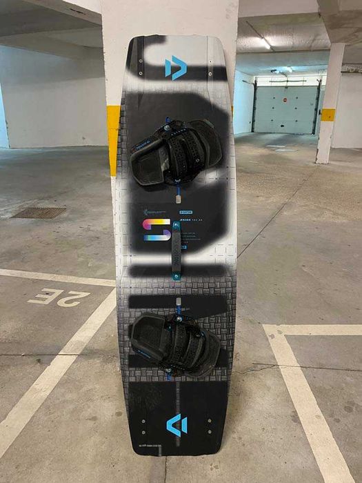 Duotone Jaime SLS 142cm with Entity foot pads kitesurfing kiteboard