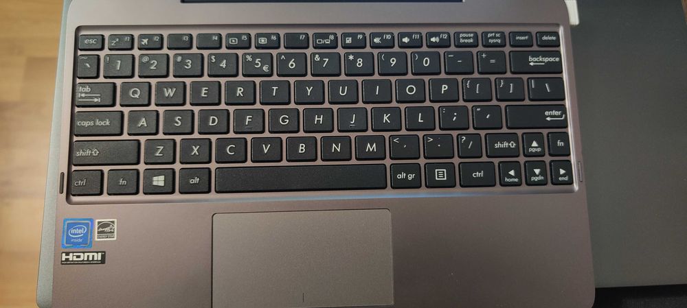 ASUS Komputer Tablet 2 w Jednym System  Windows 7