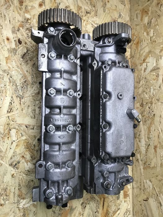 ГБЦ головка блока Renault Laguna Megane 2.0 16V Бензин 7700111490