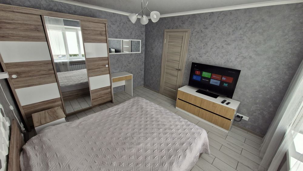 Двухкомнатная студия центр. Квартиры посуточно