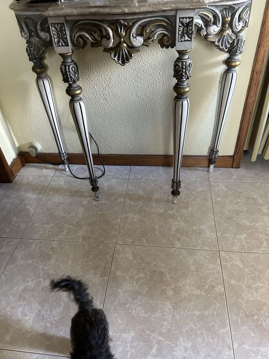 Credencia em madeira lacada e pedra marmore